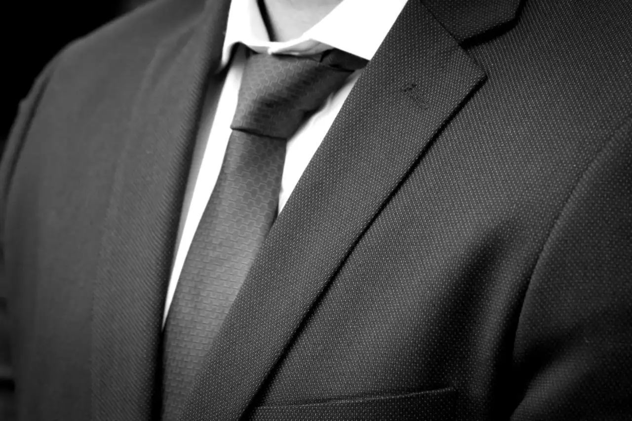 新疆一滕世纪物流货物运输与仓储服务综合方案解析