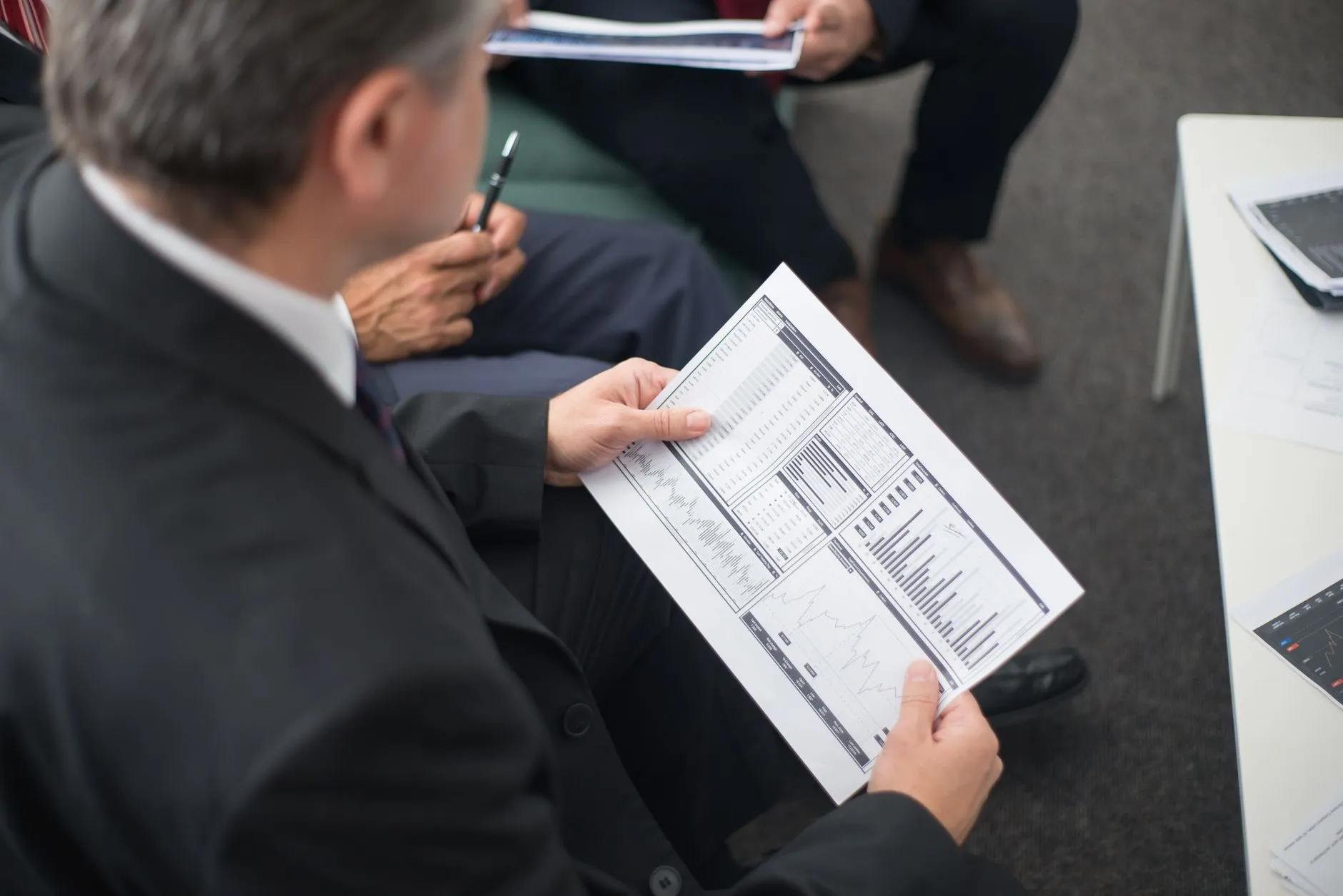 新疆一滕世纪物流有限公司货物运输车型参数与适用场景对比分析