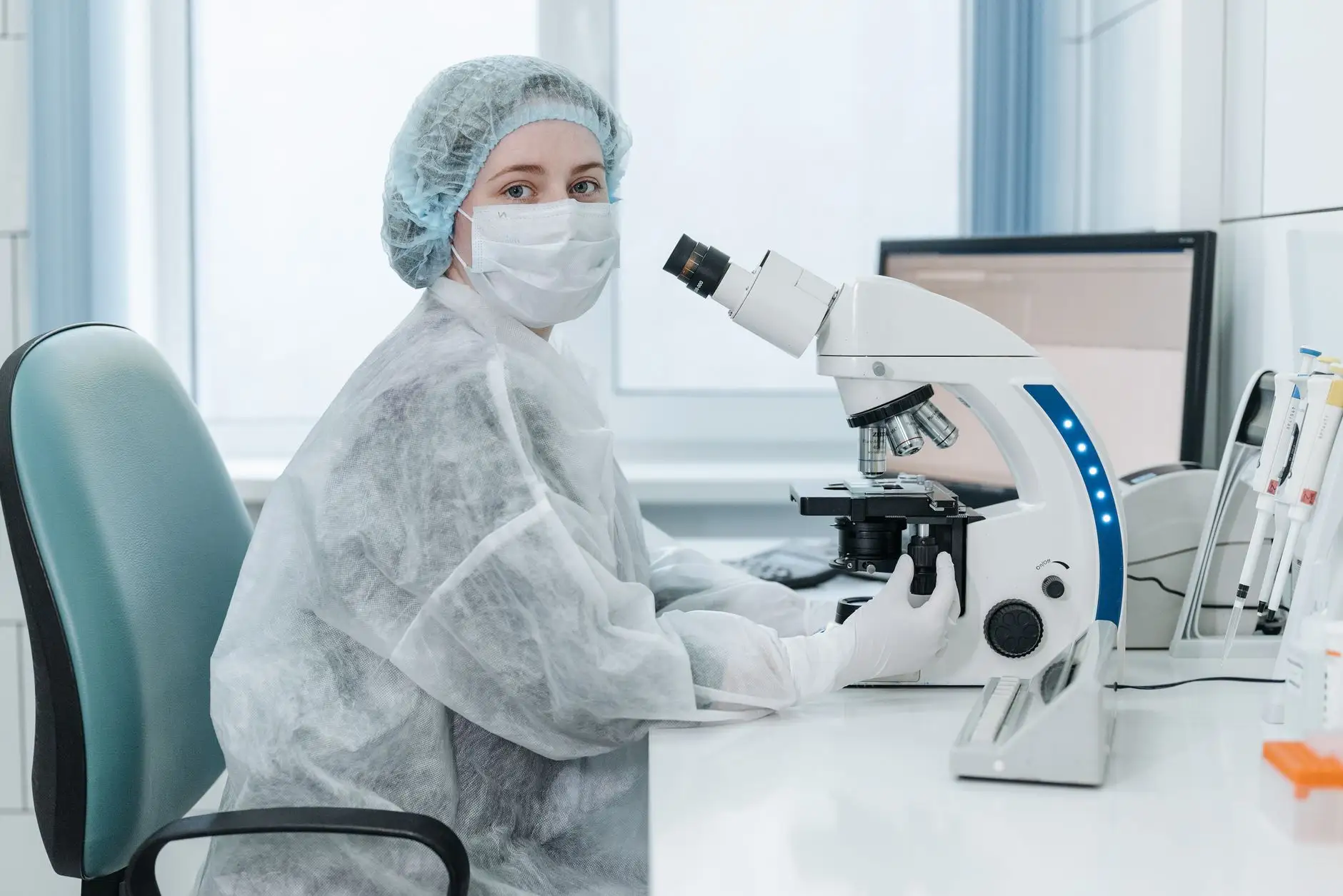 新疆一滕世纪物流有限公司货物运输服务技术优势与行业应用解析