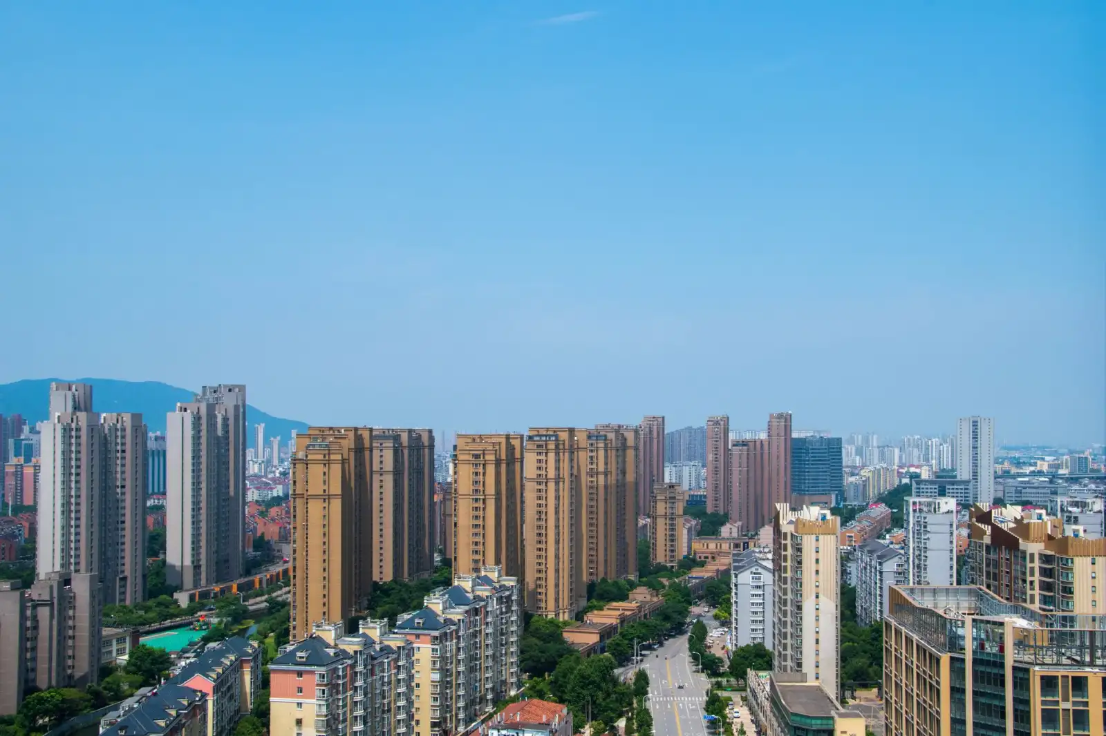 2025年新疆货物运输行业政策解读与合规运营要点